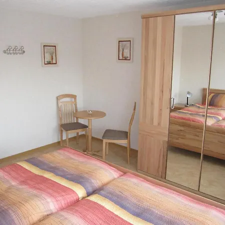 아파트 Komfortable Mit Balkon Und Blick Ins Gruene In Der Naehe Von Willingen Und Winterberg